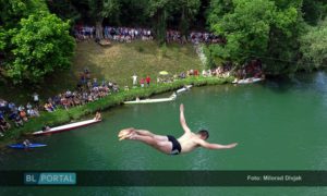 Ljeto na Vrbasu: Đorđe Gajić pobjednik u skokovima sa Gradskog mosta