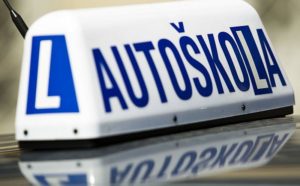 Udes u Banjaluci: Sudar automobila auto-škole i “škode”