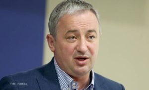 Borenović odgovorio Dodiku: “Samo je vaša stranka prenijela sve nadležnosti sa Srpske na BiH”