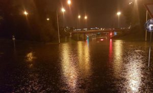 Saobraćajni kolaps u Zagrebu, kiša potopila ulice