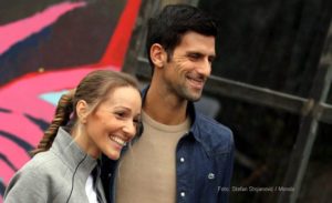 “Tvoja žena je osjedila tokom meča”: Ovako se Novak šali na Jelenin račun FOTO