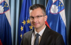 Premijer Slovenije najavio ostavku, traži izbore