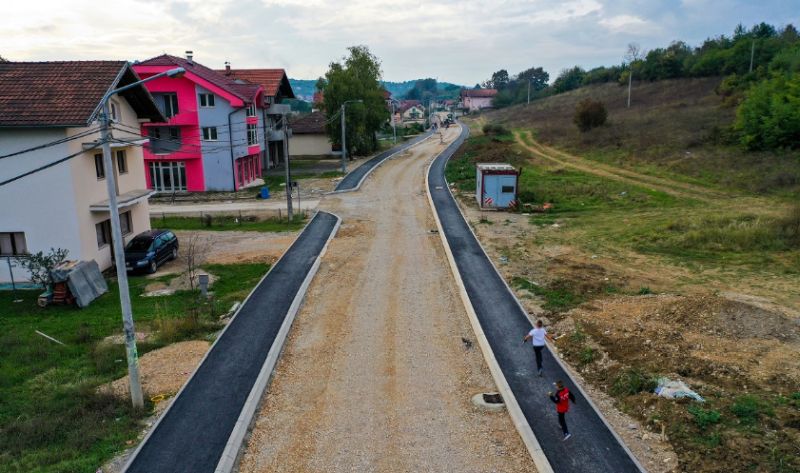 Počelo asfaltiranje trotoara u naselju Šargovac