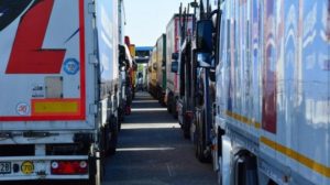 Veliki broj kamiona “zarobljeno” na granicama: Grbić potvrdio da prevoznika iz Srpske nema u Ukrajini