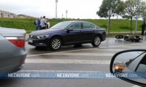 U Banjaluci sudar automobila i motocikla, jedna osoba povrijeđena