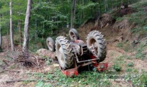 Nesreća u šumi: Muškarac poginuo dok je traktorom izvlačio drva