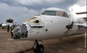 Ne znaju kako je sletio: Avion u Zambiji pogodila munja i izudarao grad