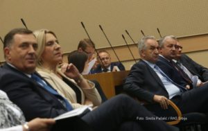 “Ne bih ga slijedio ni do izlaznih vrata”: SDS i PDP neće prihvatiti Dodikovu ponudu