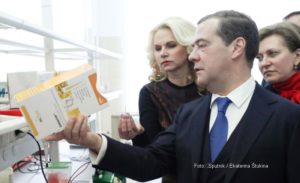 Medvedev: Rusija pravi vakcine kakvih nema u svijetu