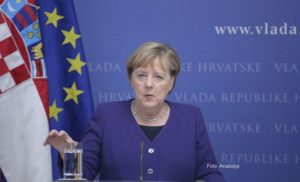 Merkelova o postupanju Hrvatske prema migrantima: Moraju štititi vanjske granice EU