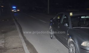 Nesreća u Prijedoru: Automobilom naletio na pješaka, muškarac hitno prebačen na UKC Banjaluka