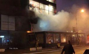 VIDEO – Požar u ugostiteljskom objektu tržnog centra BBI u Sarajevu