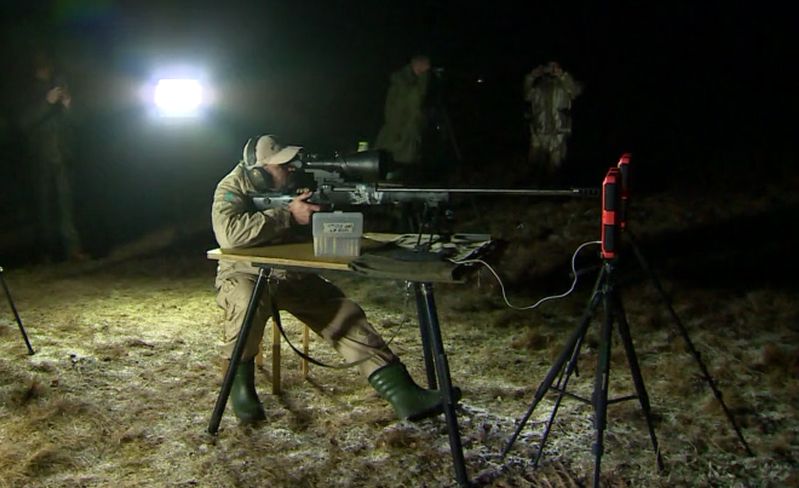 VIDEO – U mraku pogodio sve mete na udaljenosti od dva kilometra