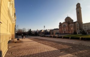 Popločana pješačka zona ispred Banskog dvora