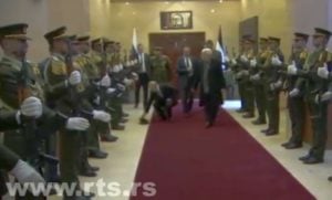VIDEO – Kad gardisti spadne kapa pred Putinom