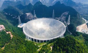 VIDEO – U potrazi za vanzemaljcima: Počeo s radom kineski teleskop veličine 30 fudbalskih igrališta
