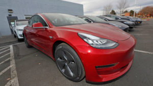 Tesla lider u globalnoj prodaji električnih vozila na baterije