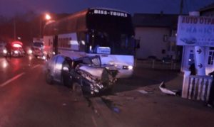 Muškarac povrijeđen u sudaru automobila i autobusa u Klašnicama