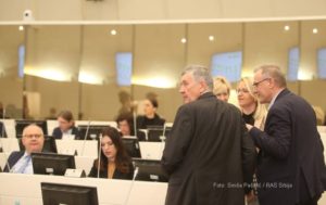 Kako je OHR precrtao “uzdržane”: Radmanović traži drugačije brojanje glasova u Parlamentu BiH
