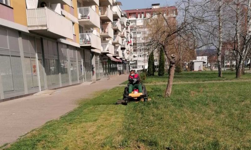 Počelo košenje travnatih površina