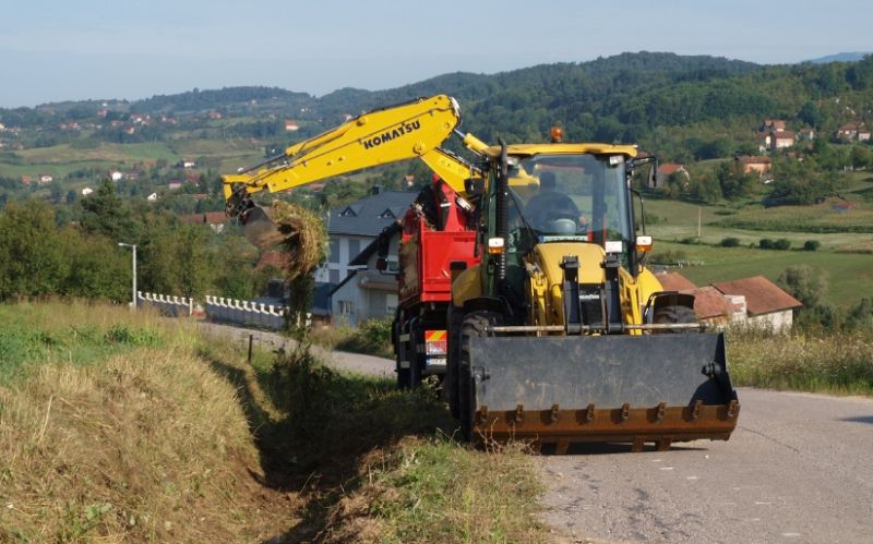 Nastavljene aktivnosti na čišćenju kanala: Radovi u Česmi i Debeljacima