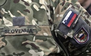 Slovenija: Vojska pravi poljsku bolnicu; Obustavlja se javni saobraćaj