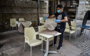 U Italiji od sutra ponovo rade trgovine, restorani i frizerski saloni