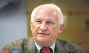 Bećković: Hrvatska bi mogla da zaštiti ćirilicu prije nego Beograd