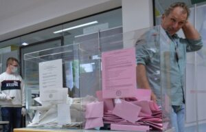 Zatvorena birališta u Srbiji, počinje brojanje glasova
