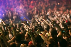 Smanjiti gužve: IJZ RS objavio preporuke za kulturne manifestacije i festivale