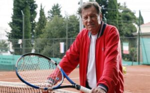 “Trn u oku mnogima”: Legendarni trener smatra da Đokovića napadaju jer im smeta što je Srbin