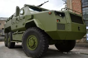 Nije otporno na ruske projektile: Ovako je u Ukrajini završilo borbeno vozilo koje koristi policija FBiH VIDEO