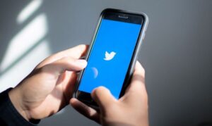 Tviter zabranio dijeljenje fotografija i snimaka bez pristanka