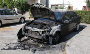 Paljevina uznemirila Trebinjce: Izgorio automobil bivšeg predsjednika GO SNSD
