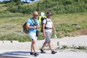 Putovanje bi trebalo da traje oko 10 dana: Policajci iz Banjaluke krenuli pješke na Ostrog
