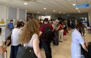 “Na nivou”: Prvi čarter let iz Banjaluke sletio u Antaliju, putnici oduševljeni