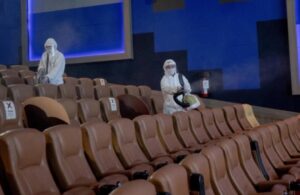 Korona stvara problem i filmskoj industriji: Odlaganje premijera zatvara bioskope