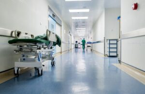 Bolnice u Sloveniji od danas samo za kovid pacijente i hitne slučajeve