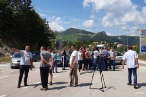 Policija i inspekcija naredili – odvozi se sporni otpad iz Bosanskog Grahova