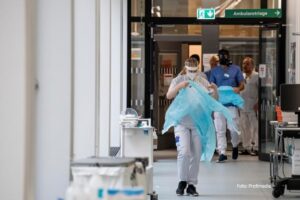 Loše stanje i u Crnoj Gori: Jedan pacijent preminuo od korone, još četiri se bore za život