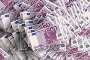 “Finansijska avantura” ipak je srećno završila: Slučajno bacio skoro 20.000 evra u smeće