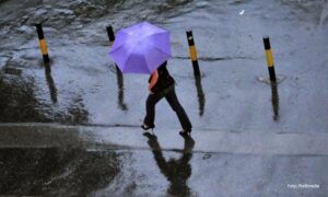 Prevrtljiv petak pred nama: Prognoza vam poručuje da ni sutra ne izlazite bez kišobrana