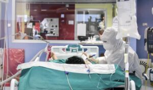 Krizni štab upozorava: Mladi napunili bolnice