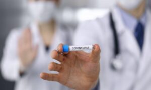 Kanadska kompanija testira sprej protiv virusa: Sprečava ga da se spusti na pluća