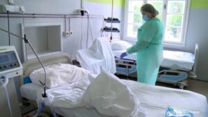 Nema opuštanja! U Srpskoj još četvoro umrlo od korone, među njima i 35-godišnjak