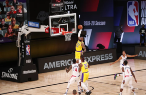 Uzbuđenja u nastavka NBA lige: Lejkersi slavili u derbiju Los Anđelesa