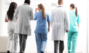 Jednokratna novčana pomoć: Zdravstveni radnici u znak zahvalnosti dobiće po 85 evra
