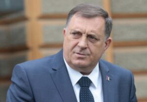 Dodik: Zdravstvenim radnicima odati priznanje