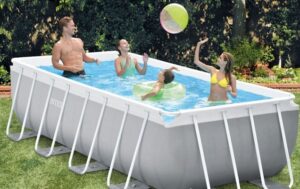Ljeto “kuca na vrata”: Pomama za bazenima, rasprodaju se čim stignu u radnje