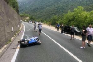 Jeziv prizor: Motociklista stradao u teškoj saobraćajnoj nesreći